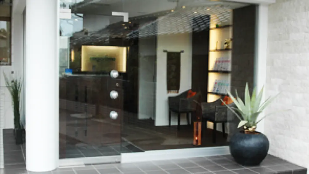 影山歯科医院 セラミック治療の画像