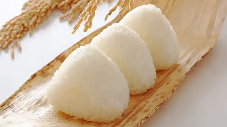 ホワイトニング後にコンビニで買える白くて色の薄い食品リストの画像